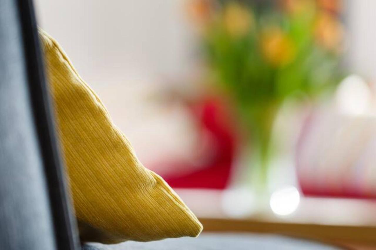 קאמברידג' Contemporary Trumpington Apartment With Self Check-In ,Free On-Site Parking, Terrace, Super Fast Wifi & 5 Mins Drive To Papworth & Addenbrookes Hospitals מראה חיצוני תמונה