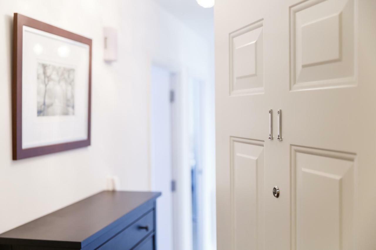 קאמברידג' Contemporary Trumpington Apartment With Self Check-In ,Free On-Site Parking, Terrace, Super Fast Wifi & 5 Mins Drive To Papworth & Addenbrookes Hospitals מראה חיצוני תמונה